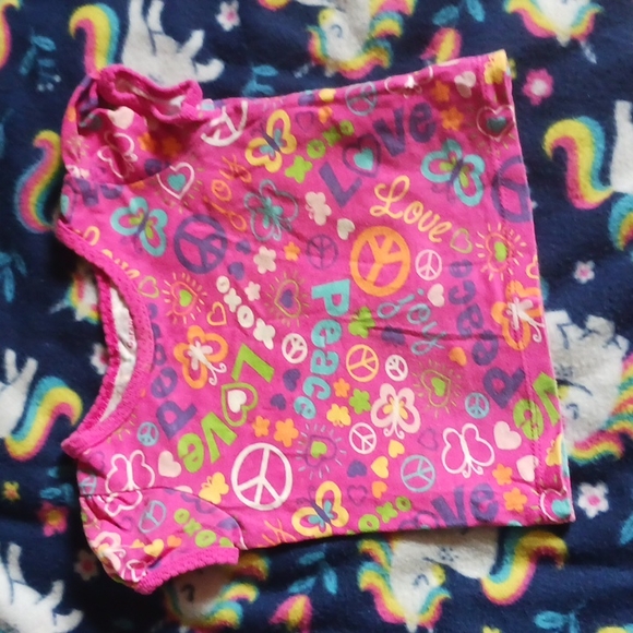 3/$15 Toddler's Short Sleeve Top by Garanimals - Picture 2 of 3